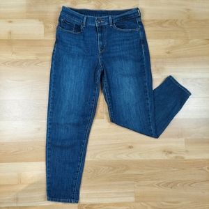 Levis 6 Red Tab High Waist Mom Jean Tapered Leg